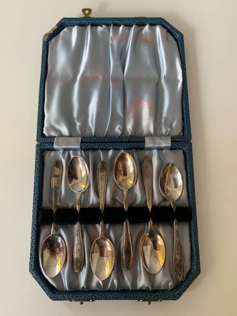 Set Of 6 Vintage EPNS Teaspoons Ribbon Bow Design Boxed England 