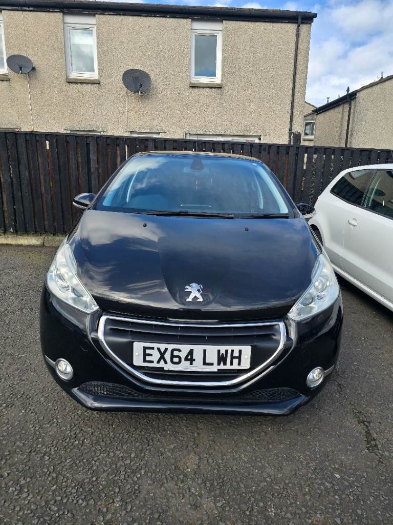Black Peugeot 208 75k 2014