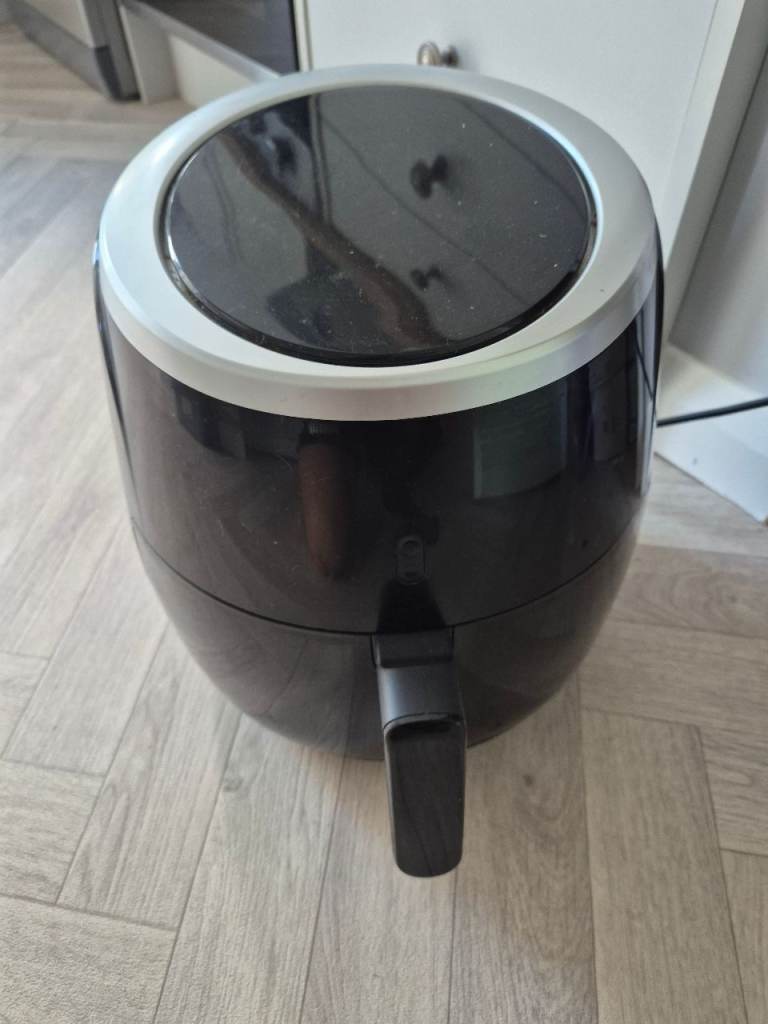 Black Air Fryer – Good Condition, Works Well