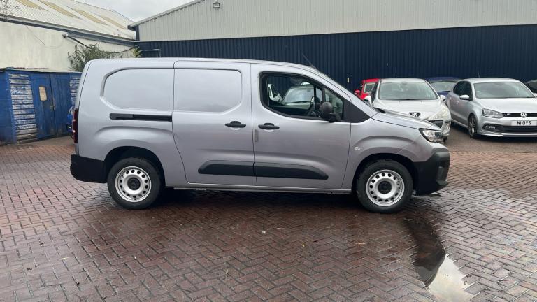 2025 Peugeot Partner Long Diesel 1.5 BlueHDi 100 Professional Plus Van Van Diesel Manual