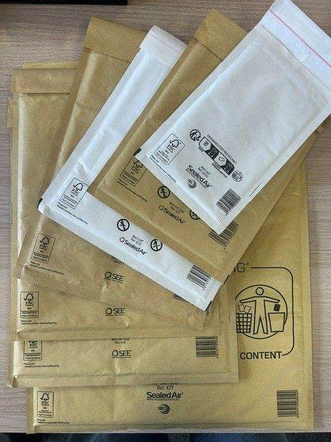 Mail Lite Jiffy Bags - Mixed Sizes - White and Gold - Job Lot