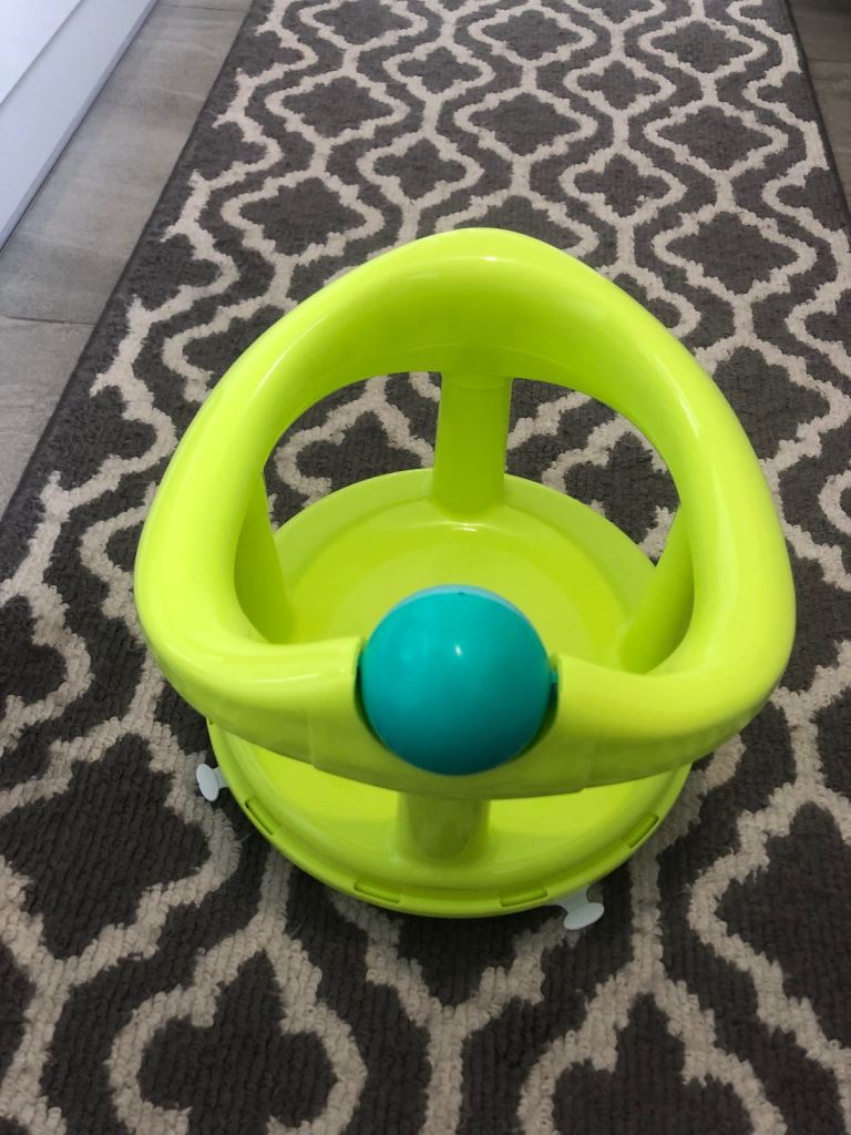 Baby Bath Seat with Suction Cups – excellent condition 