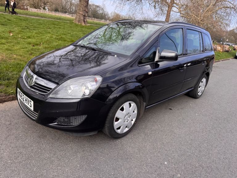 2013 Vauxhall Zafira 1.6 petrol seven seater family car one year MOT
