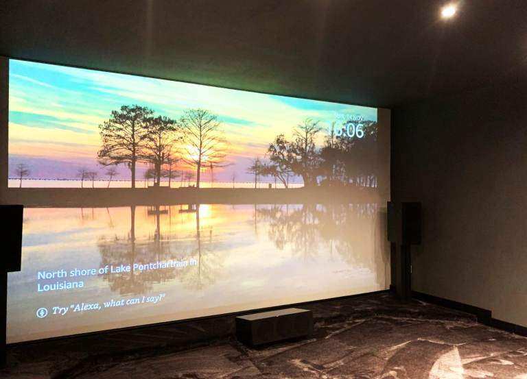 BenQ W2700 4K UHD HDR Home Cinema Projector – Excellent Condition – Stunning Picture Quality 3D