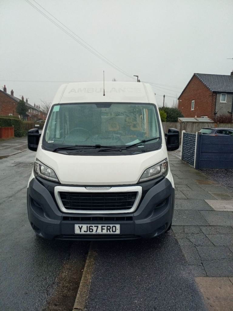 Peugeot, BOXER, Window Van, 2017, Manual, 1997 (cc)