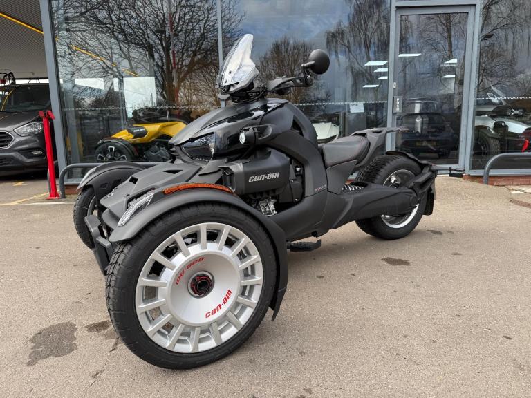 Can-Am Ryker 900 cc Fully automatic Spyder trike 