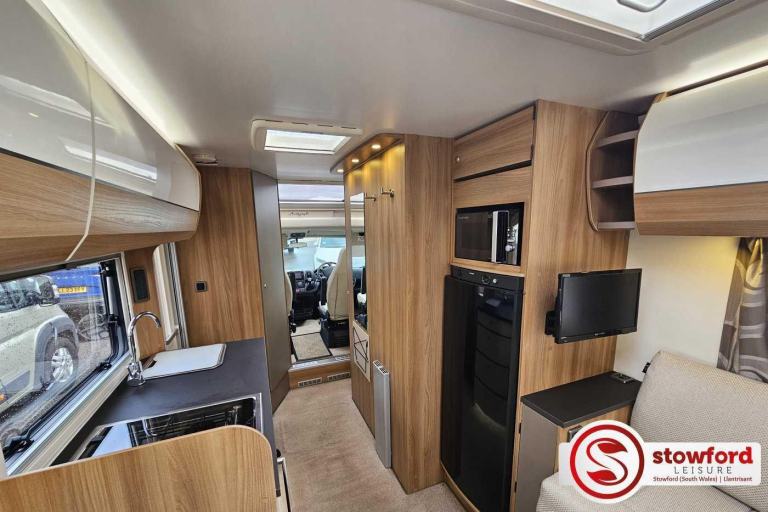 2 Berth, 2 seatbelts, Rear Lounge