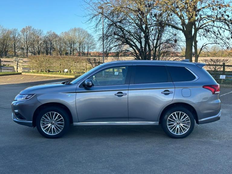 2019 69 Mitsubishi Outlander 2.4 PHEV Reflex Plus Automatic Commercial 30,000 mi