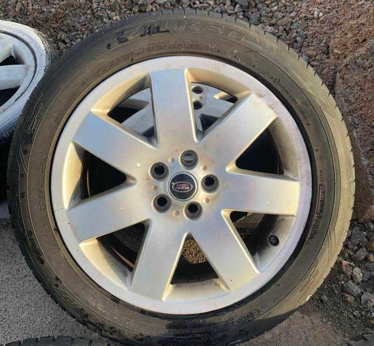 5 x tyres for Land Rover Discovery on genuine Land Rover alloys