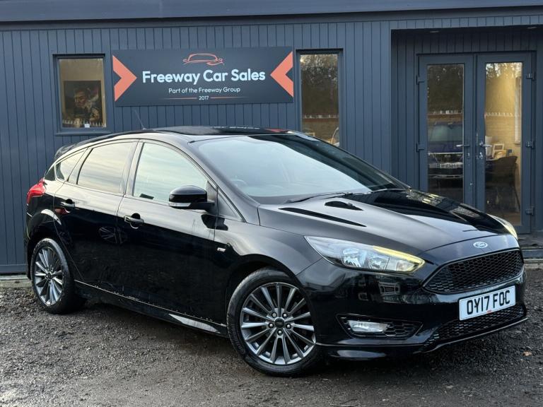 FORD FOCUS 1.0T EcoBoost ST-Line 5dr Petrol, 8 Stamps, Â