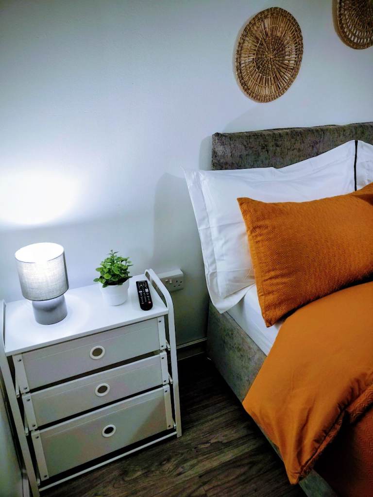 ***Couples Welcome Spacious Double Room to Rent***