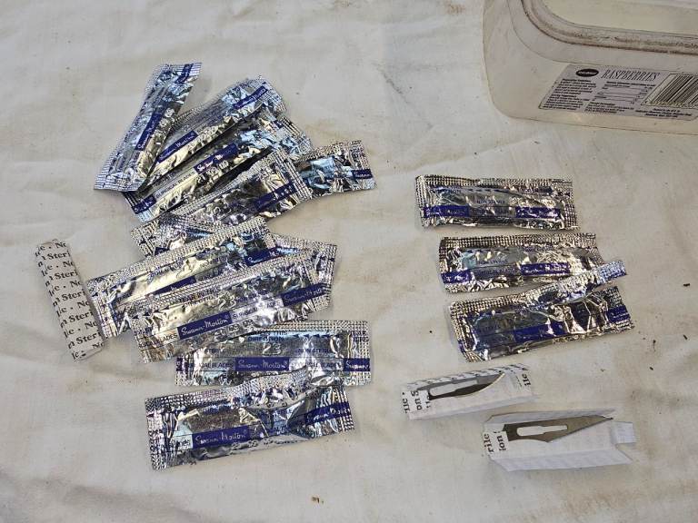 Surgical Blades Two Shapes 5 Blades in each pack