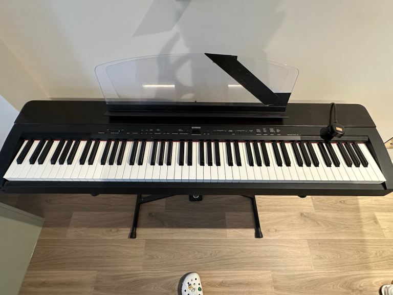 yamaha electronic piano P-140