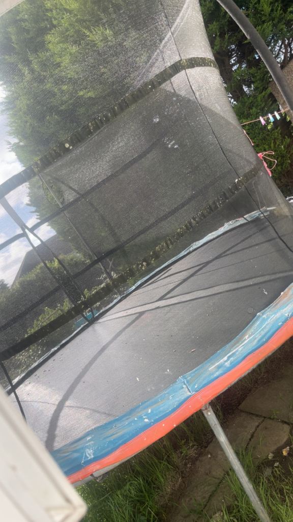  Trampoline with net