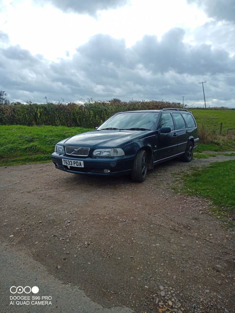 image for Volvo, V70 T5, Estate, 1999, Automatic, 2319 (cc), 5 doors