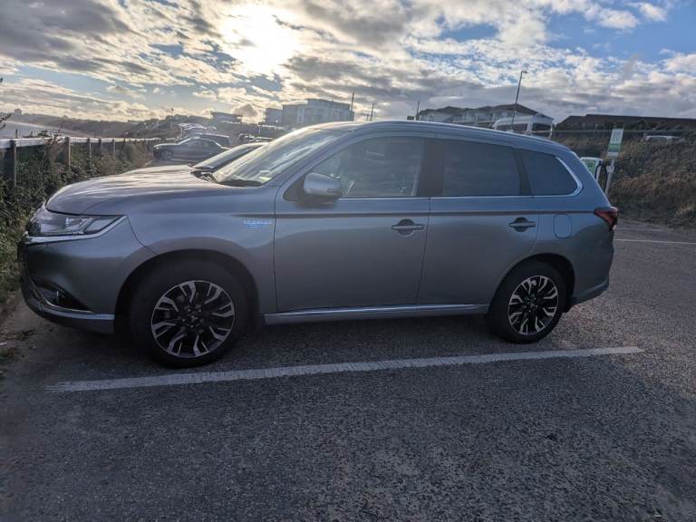 Mitsubishi Outlander , 2017 , 2.0 (200bhp) 4X4 4hs  PHEV (5st) MPV 5d 1998cc CVT