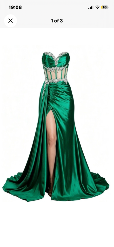 Stunning Emerald Green Prom/Occasion Dress with Embellished Bodice