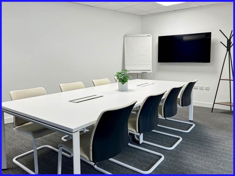 London - SW15 2DZ, Open plan office space for 10 people in HQ London, 123 Disraeli Road