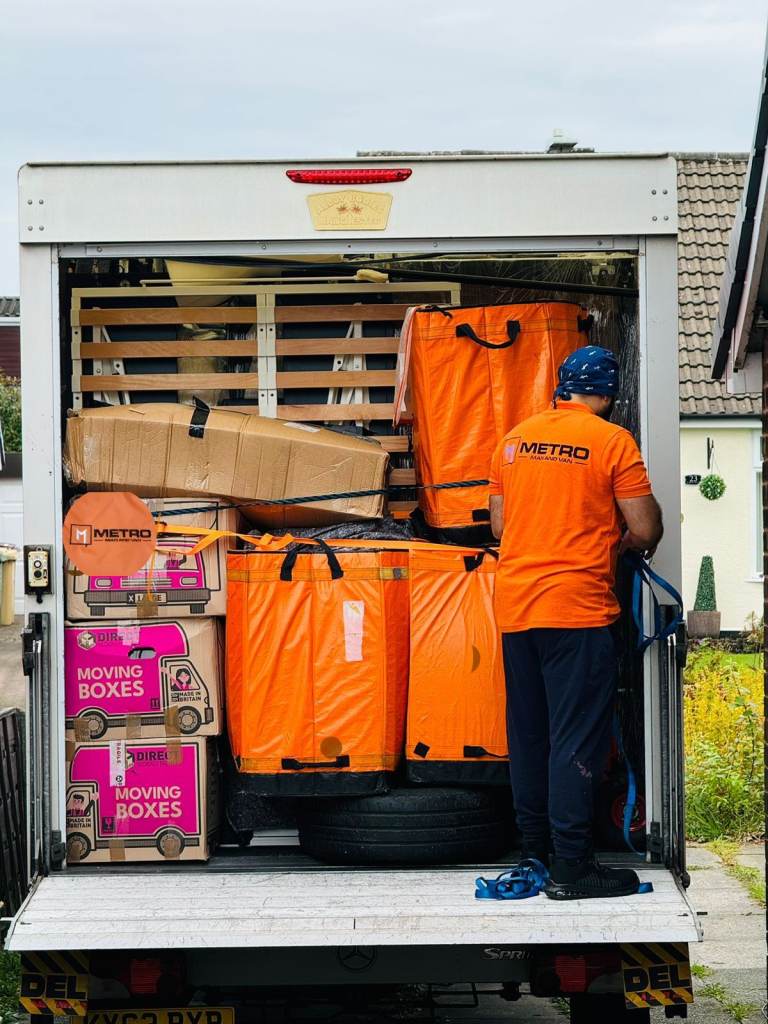 Metro Man And Van Service Dunkinfield/Greater Manchester.