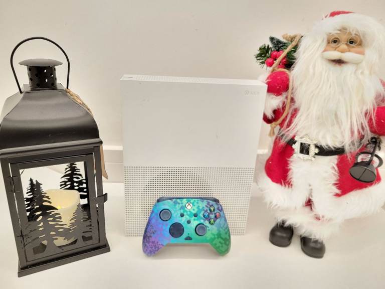 image for Xbox one s with 1 controller 