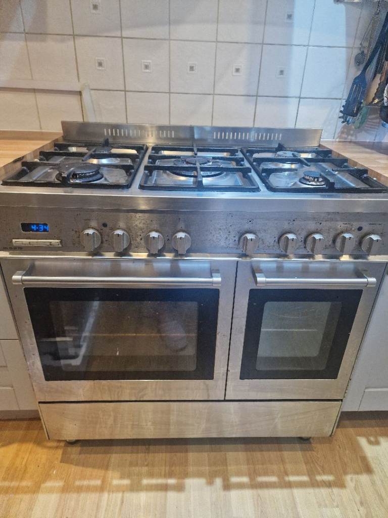 Large Silver Freestanding Range Cooker with Gas Hob and Double Oven