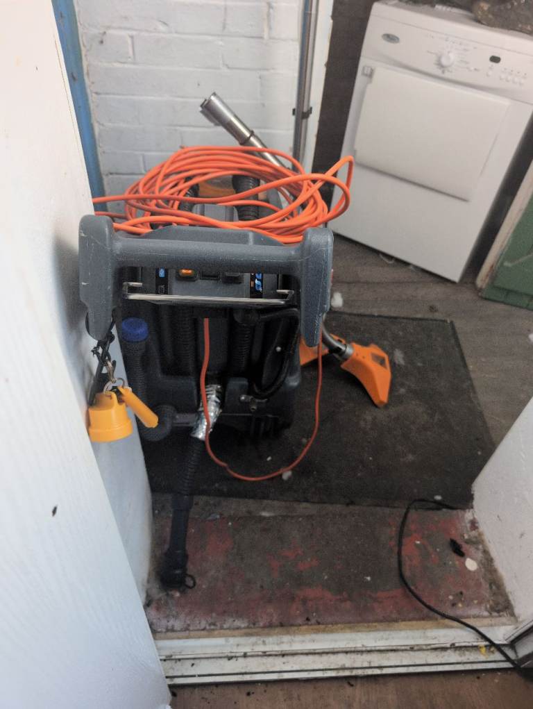 Carpet cleaning machine, 