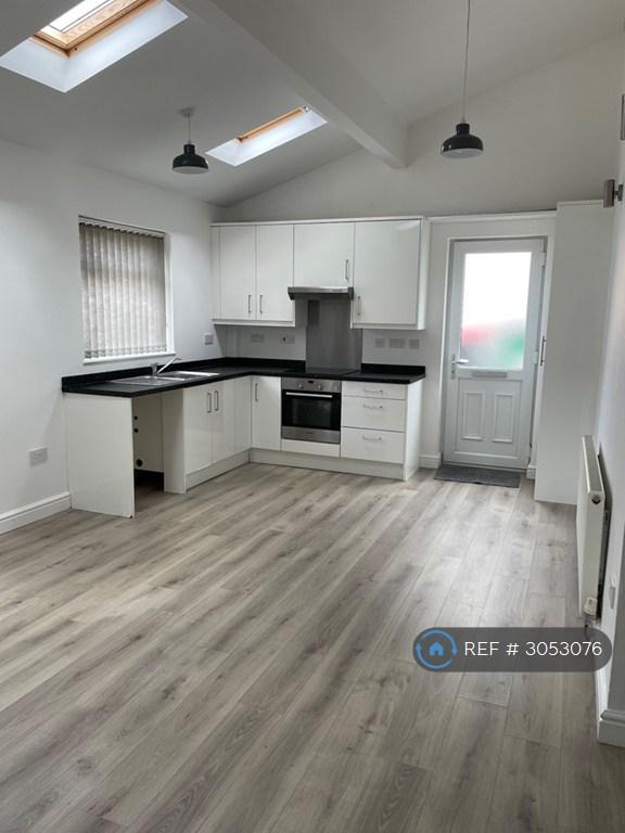 2 bedroom flat in Epworth, Doncaster, DN9 (2 bed) (#3053076)