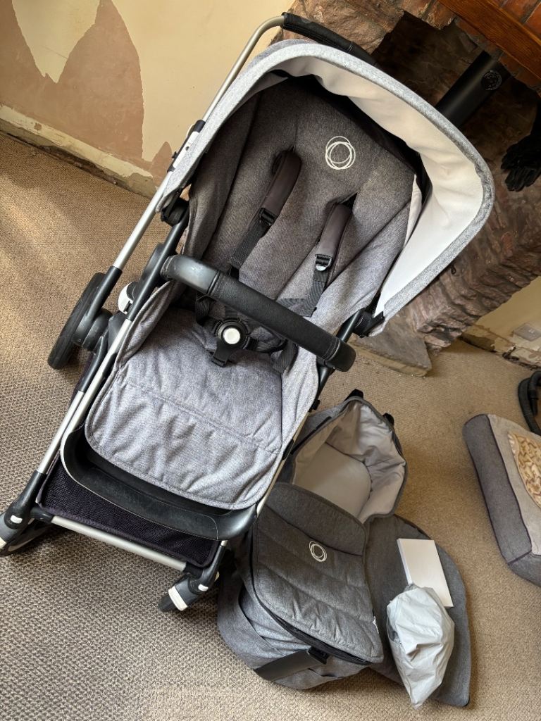 Bugaboo fox 2 - bassinet (carry cot) and push chair