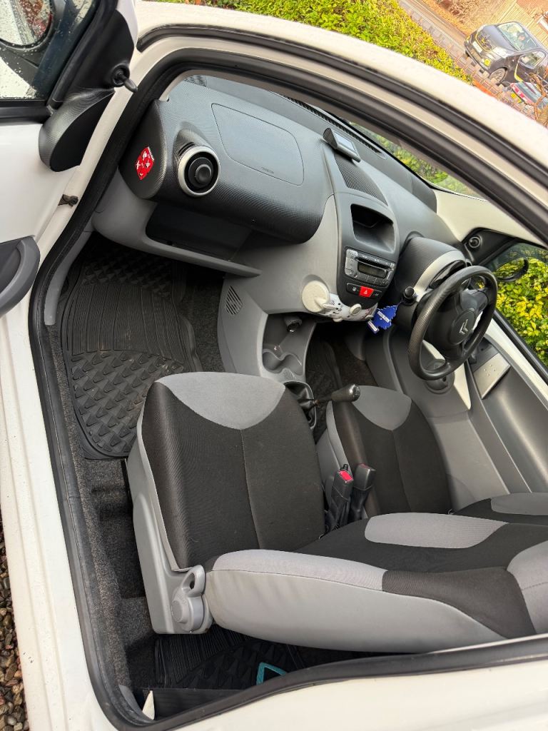 Citroen, C1, Hatchback, 2012, Manual, 998 (cc), 3 doors
