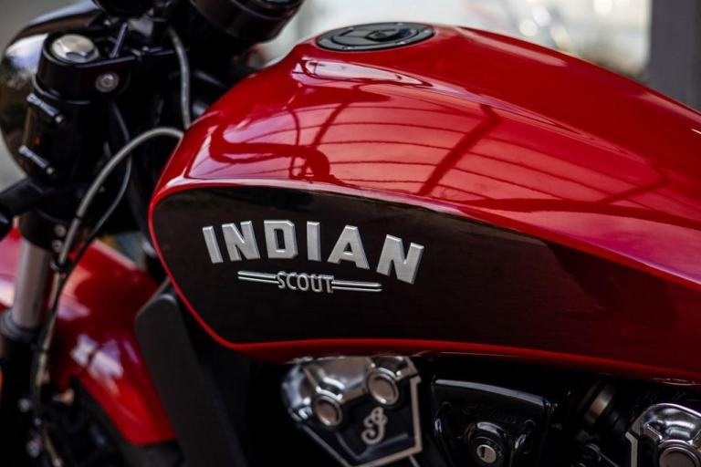 Indian Scout BOBBER ! LOW MILES ! EXTRAS ! STUNNING