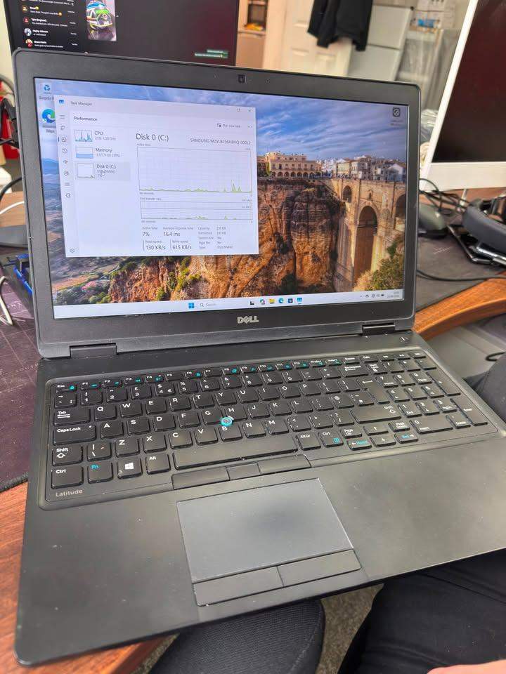 Dell Latitude Laptop – Intel i5 / 8GB RAM / 256GB SSD