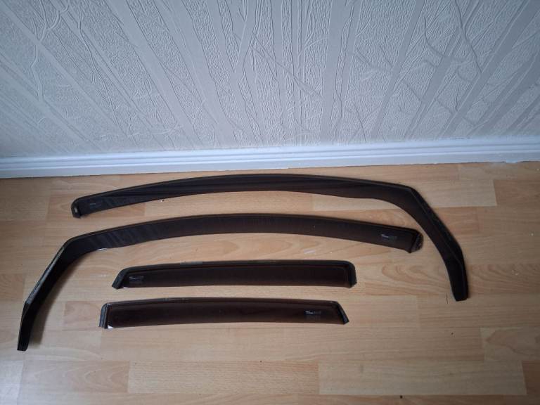 Astra wind deflectors