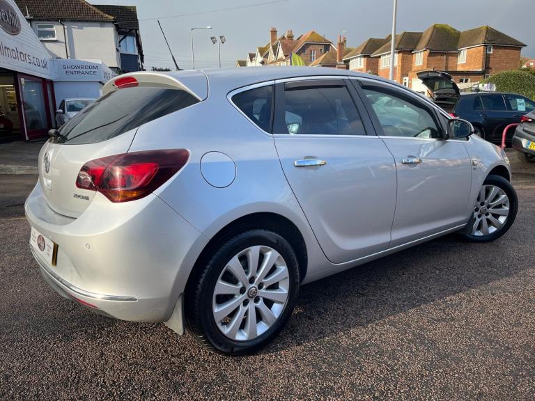 2013 Vauxhall Astra 2.0 CDTI ELITE Hatchback Diesel Manual