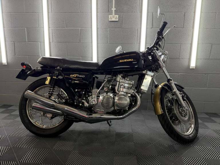 SUZUKI GT -750cc 1976