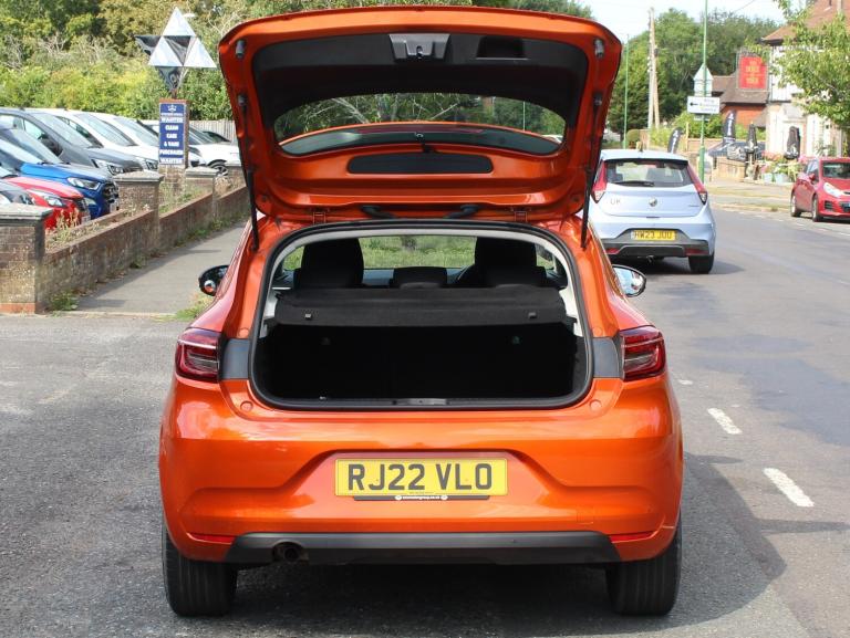 2022 Renault Clio 1.0 TCe Iconic Edition Hatchback 5dr Petrol Manual Euro 6