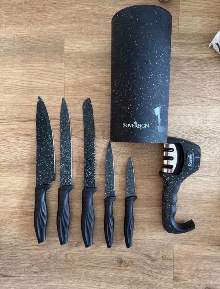Sovereign Knife Set with Block and Sharpener – Good Condition
