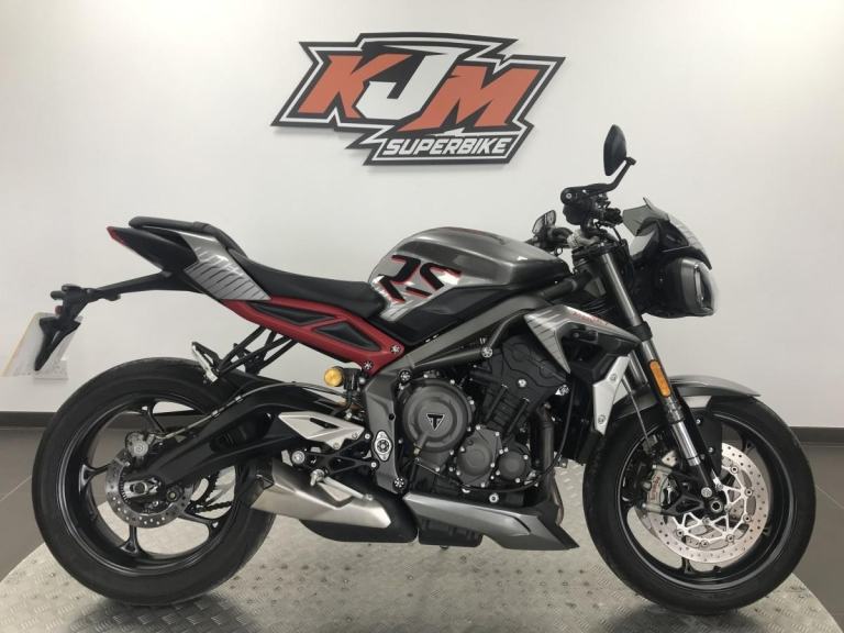 TRIUMPH STRETT TRIPLE RS 765, 2022/22, JUST 3,781 MILES COVERED WITH FSH