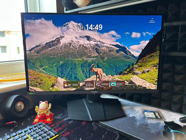 4K monitor (27inch) - MSI MPG 272URX QD-OLED