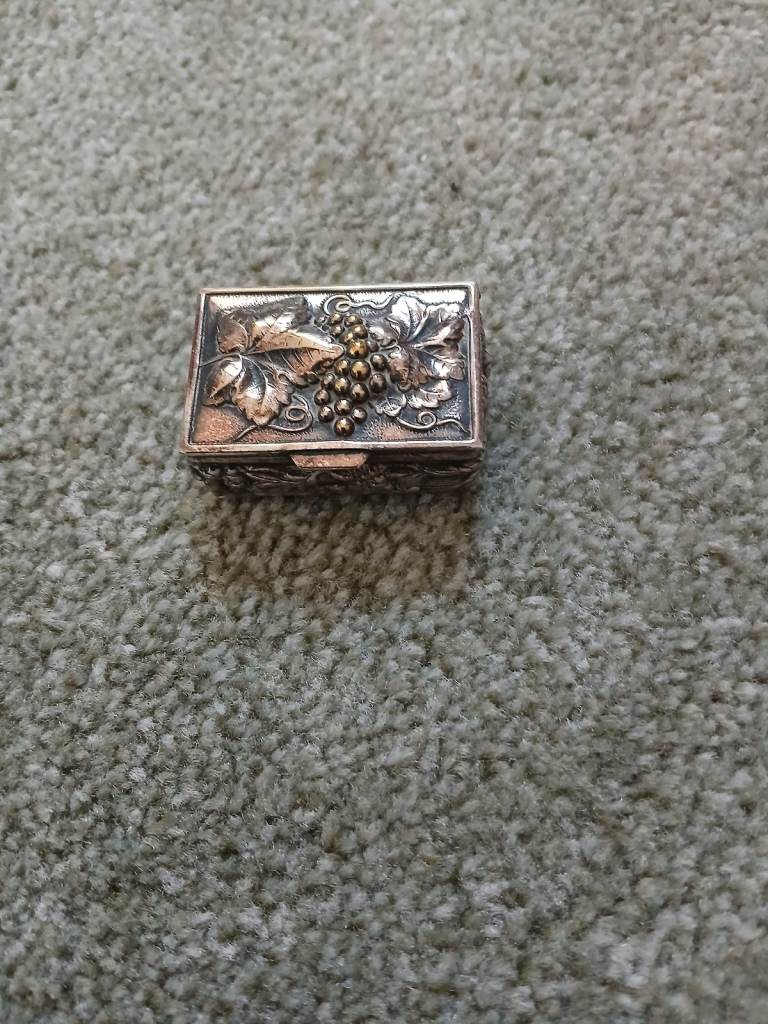 Vintage silver pill box