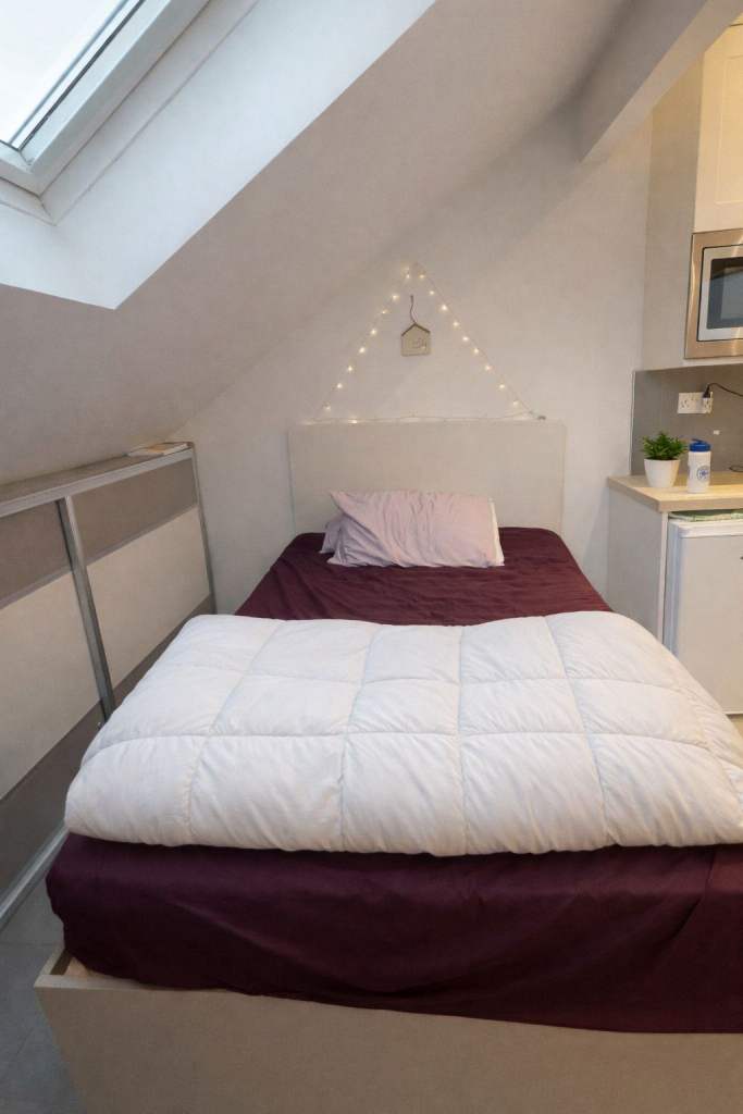 Studio Flat Available Bills Included-Withington-M20