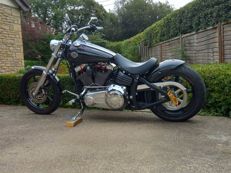 Harley-Davidson, SOFTAIL ROCKER, 2010, 1585 (cc)