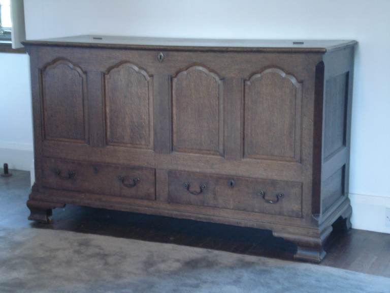 VERY GOOD MID 18TH C OAK PANELLED MULE TYPE BLACKET CHEST GOOD COLOUR
