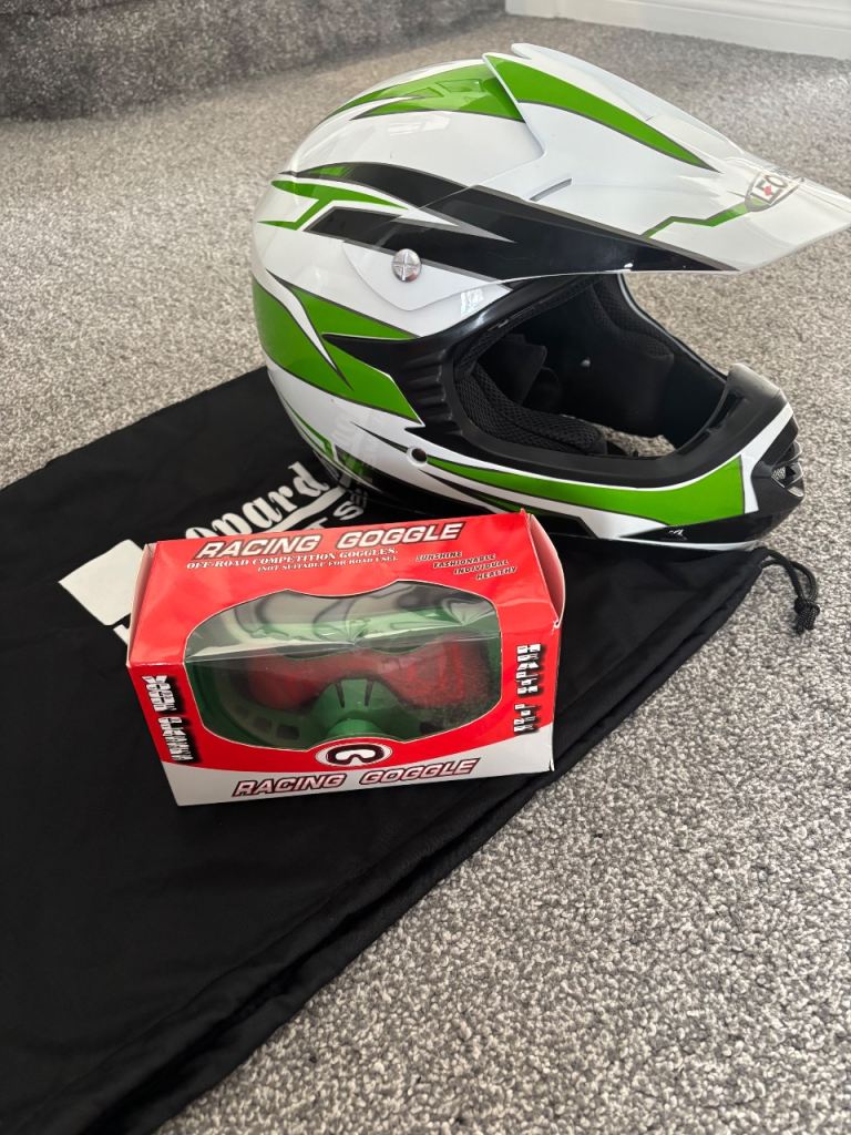 Kids motorbike helmet size medium