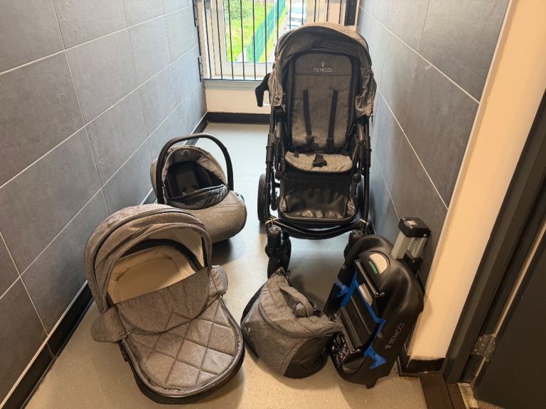Venicci 3-in-1 Travel System – Pushchair, Carrycot & Car Seat