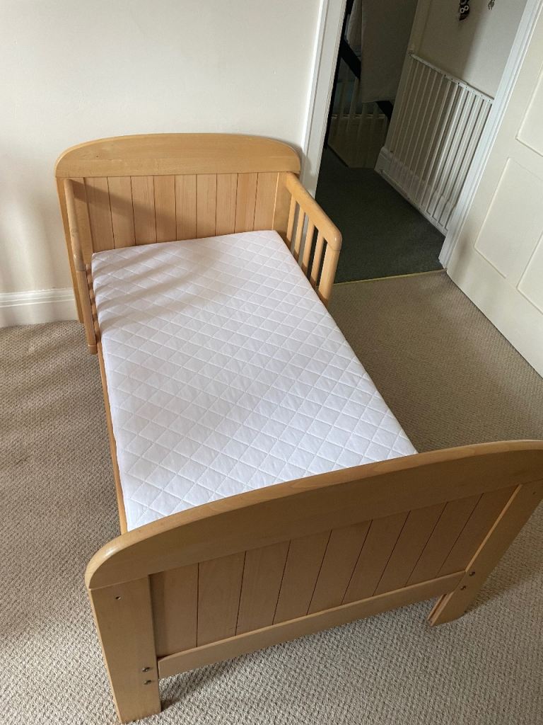 Wooden Toddler Bed with John Lewis Mattress – Good Condition