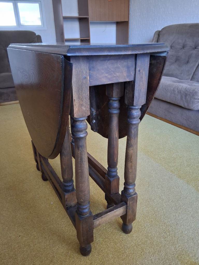 Solid oak gateleg table