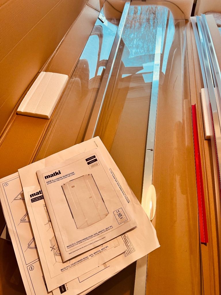 image for Matki Illusion Quintesse Shower Enclosure & Tray