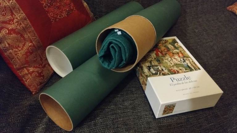 Puzzle roll and 1000 piece jigsaw puzzle 