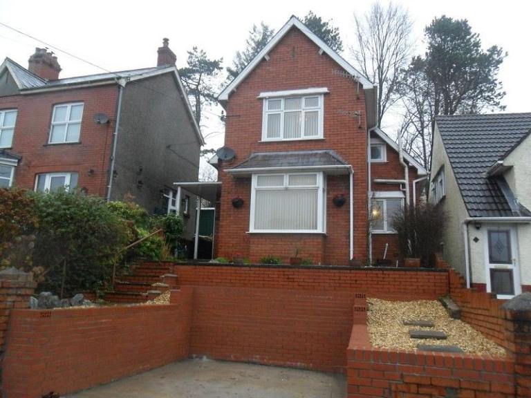 3 Bed Detached Property to Rent Pontardawe - £1,100 PM