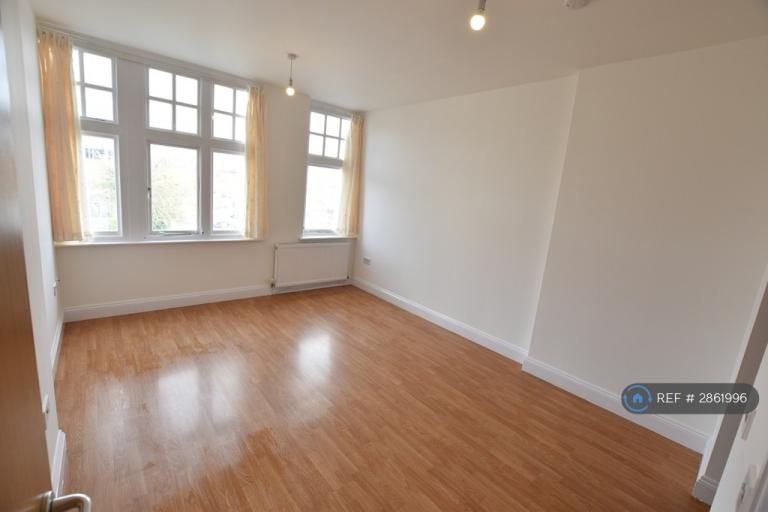 1 bedroom flat in Guildford Street, Luton, LU1 (1 bed) (#2861996)
